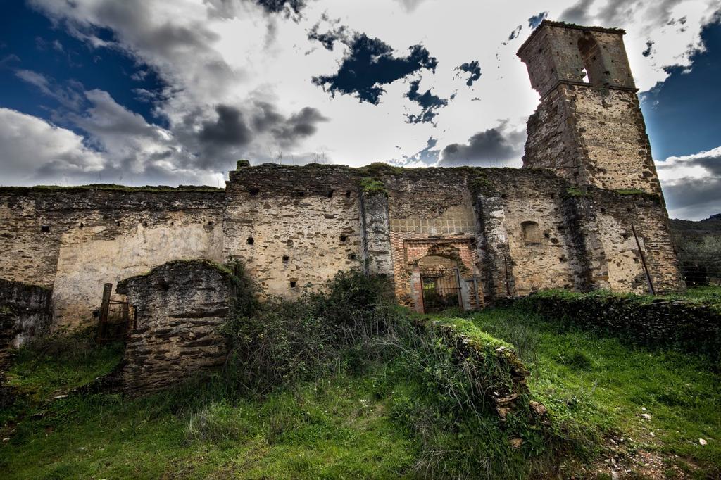 Los Montes Pensionat Casas de Miravete Exteriör bild