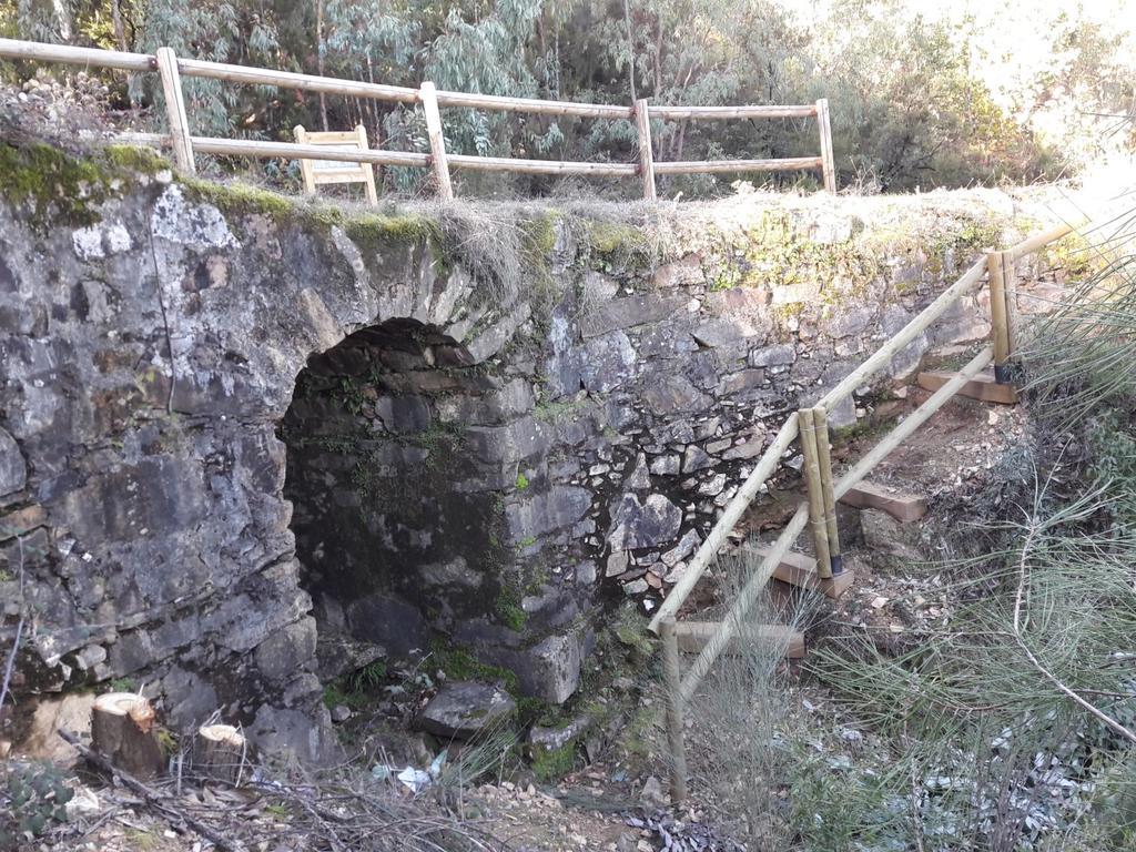 Los Montes Pensionat Casas de Miravete Exteriör bild